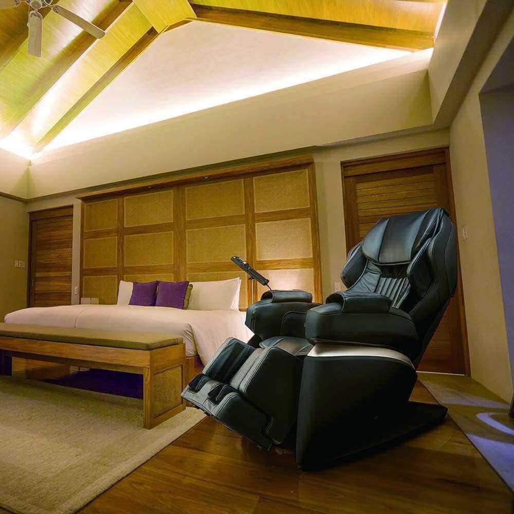 Kurodo - Executive 4D Deep Tissue Zero Gravity Massage Chair by Synca Massage Chair