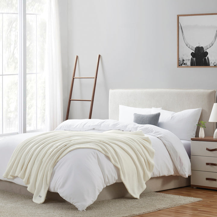 Brookstone Nap Cozy Plush Throw